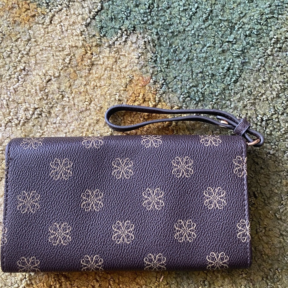 Signature Collection Clutch Wallet - Picture 3 of 6